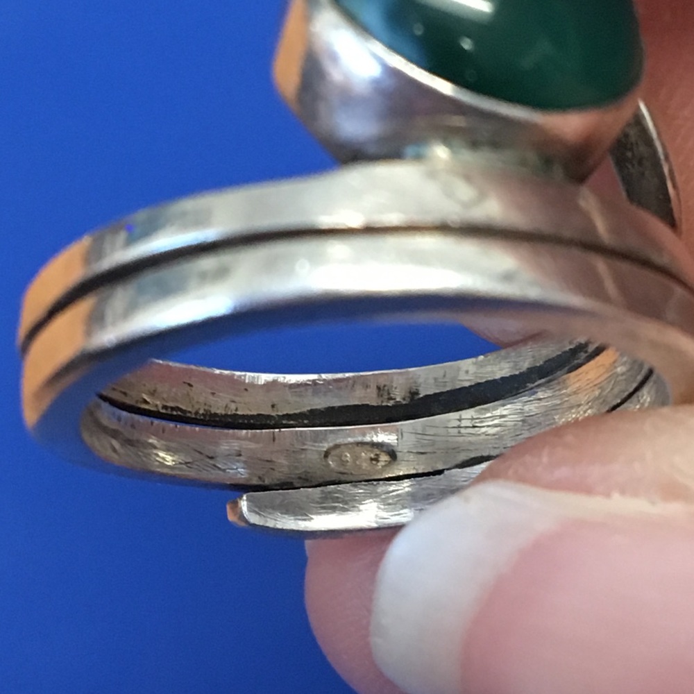 Sterling Green Stone Ring - Picture 4 of 8